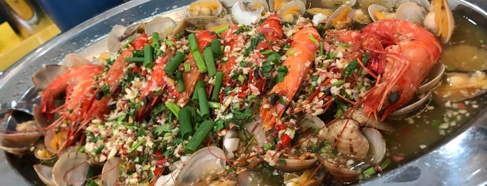 黄金海岸海鲜大饭店 Restoran Gold Coast Island Seafood is one of Cheras.