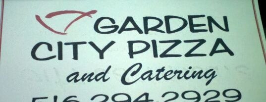 Garden City Pizza is one of Lugares favoritos de Anthony.