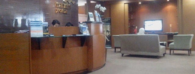 Bank Mandiri Bintaro Satoe is one of Offices.