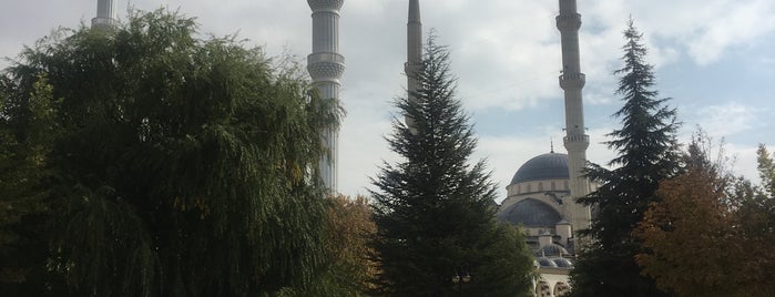 Kampüs Camii ve Külliyesi is one of Konya Selçuklu Mescit ve Camileri.