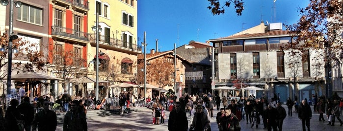 Plaça Vella is one of Lugares favoritos de Ivan.