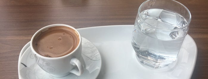 Simit Tuna Cafe is one of Emre'nin Kaydettiği Mekanlar.
