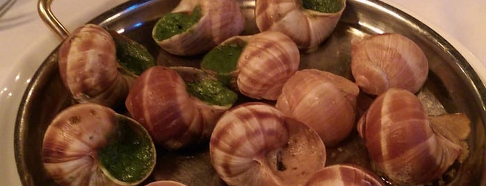 L'Escargot Montorgueil is one of Alejandroさんの保存済みスポット.