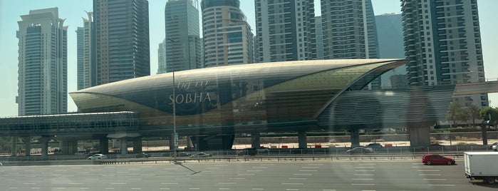 Dubai Marina Tram Station is one of Дубайчик.