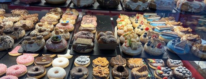 Toptop Donuts is one of Düsseldorf Best: Coffee, dessert, breakfast.