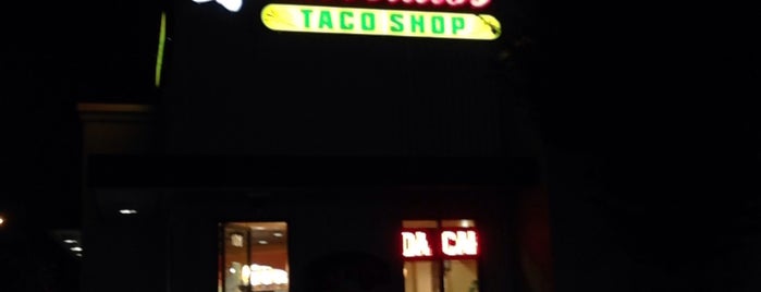 Robertito's Taco Shop is one of Cheearraさんの保存済みスポット.