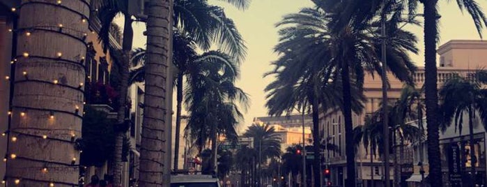 Rodeo Drive Car Show is one of LA.