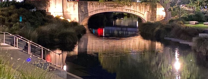 Bridge of Remembrance is one of Posti che sono piaciuti a Alan.