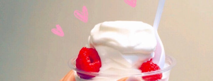 Yummy yogurt is one of Majed 님이 좋아한 장소.