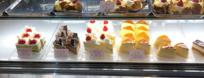 Mama’s Selection Motomachi Cake is one of 兵庫に旅行したらココに行く！.
