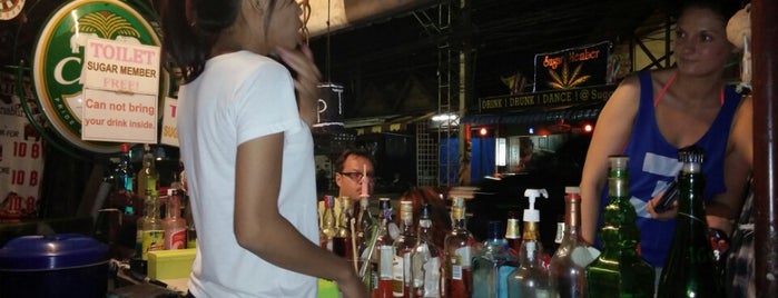 Get Drunk For 10 Baht Bar is one of สถานที่ที่บันทึกไว้ของ Prangie.