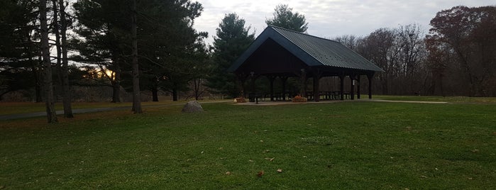 Three Creeks Metro Park is one of Sarah’s Liked Places.