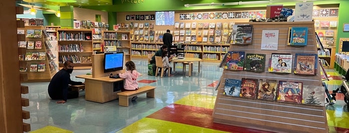 Willow Glen Branch Library is one of Library - US.