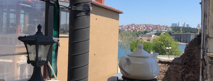 Katkatbalat Cafe & Restaurant is one of Istanbul.