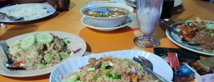 Restoran Bulan is one of temp..