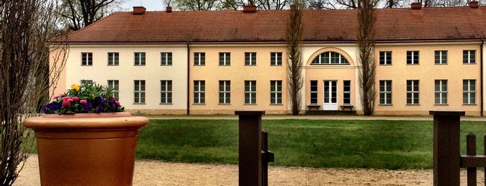 Schloss Paretz is one of Tempat yang Disimpan Architekt Robert Viktor Scholz.