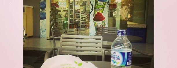 FamilyMart is one of karinarizal’s Liked Places.