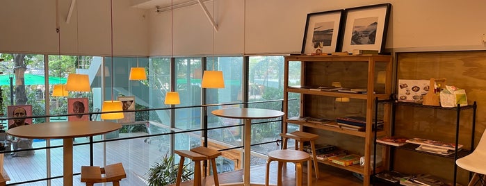 Keyi Cafe is one of Art 님이 저장한 장소.