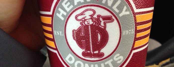 Heav'nly Donuts is one of Lieux qui ont plu à Tammy.