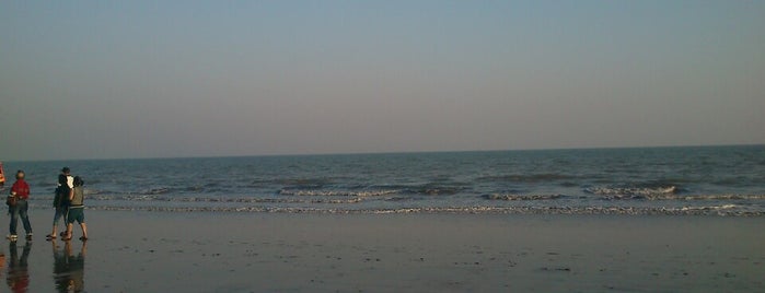 Digha Sea Beach is one of Beach locations in India.