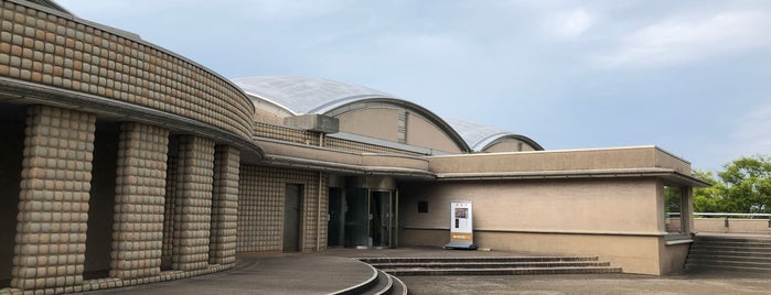 石川県七尾美術館 is one of 公立美術館.