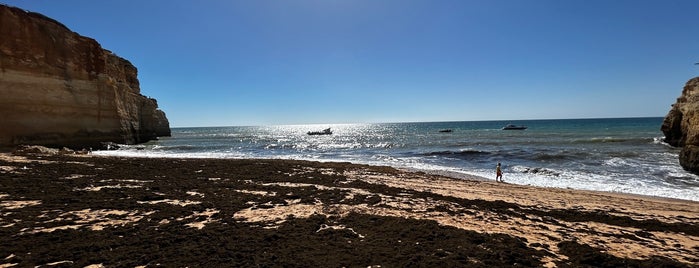 Praia de Benagil is one of Orte, die Verginia gefallen.