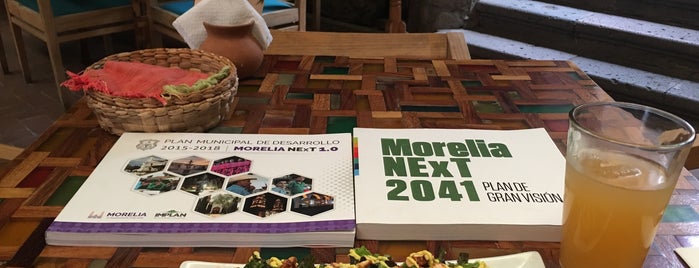 Tata Mezcalería + Cocina de Autor is one of Mex 2021.