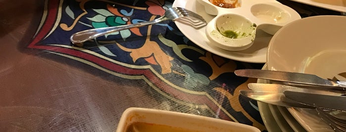Cairo Restaurant is one of Tempat yang Disukai Natalie.