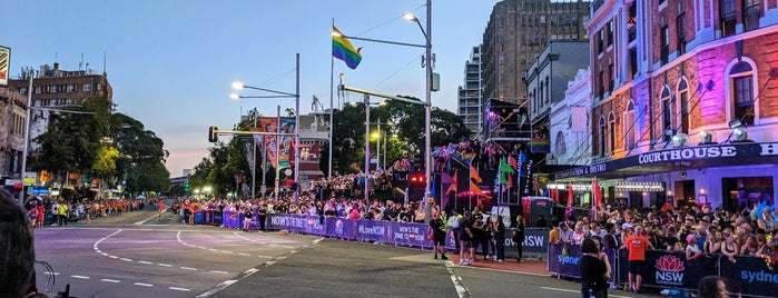 Mardi Gras Parade is one of ᴡᴡᴡ.Bob.pwho.ru'nun Beğendiği Mekanlar.