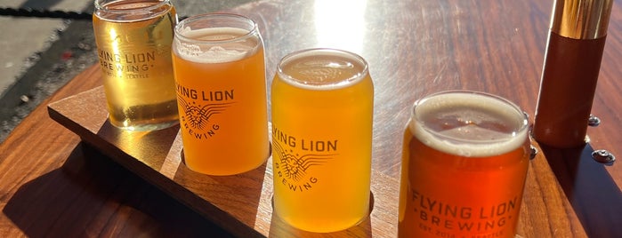 Flying Lion Brewing is one of Lugares favoritos de Clarke.