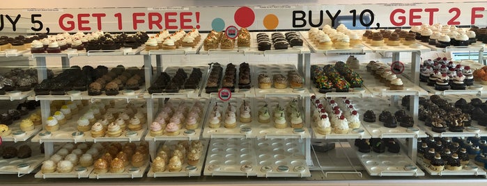 House of Cupcakes is one of Places with specials.