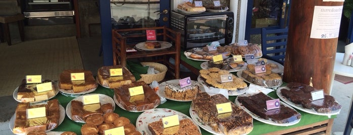 Ancient LuangPrabang Bakery Cafe is one of 海外の食べ物屋.