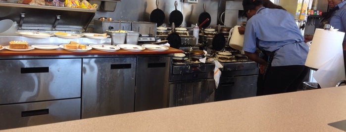 Waffle House is one of Zak: сохраненные места.