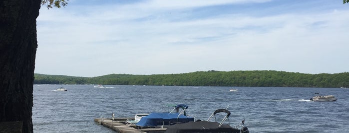 Lake Wallenpaupack is one of Julie's things to do.