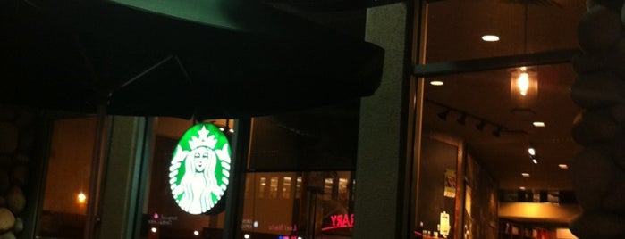Starbucks is one of Orte, die Moe gefallen.