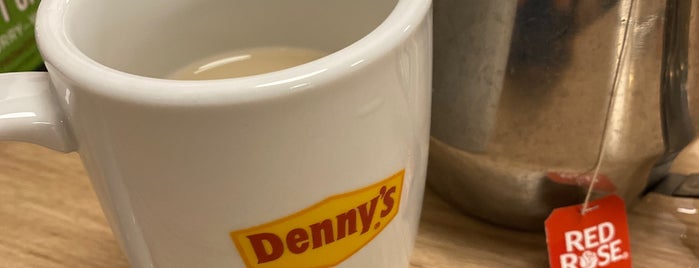 Denny's is one of Tempat yang Disukai Christian.