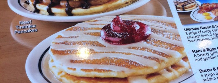 IHOP is one of Blakeさんのお気に入りスポット.