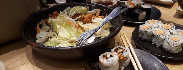 Sushi Tei is one of Tempat yang Disukai Paps.