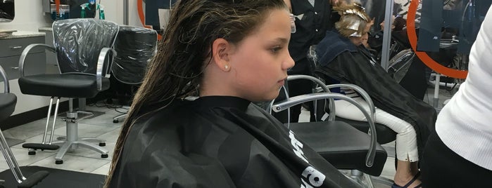 Hair Cuttery is one of Brynn : понравившиеся места.