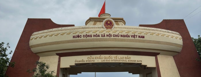 Cửa Khẩu Quốc Tế Lao Bảo (Lao Bao Border Gate) is one of Office.
