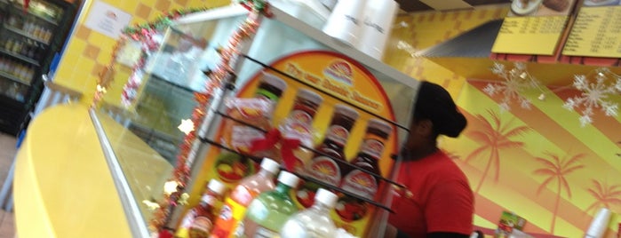 Golden Krust Caribbean Bakery and Grill is one of Lugares favoritos de DaSH.