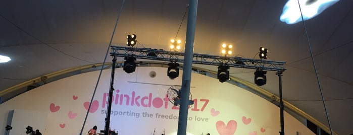 Pink Dot is one of Laurenさんのお気に入りスポット.