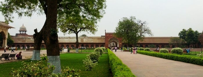 Agra Fort | आगरा का किला | آگرہ قلعہ is one of Александр’in tavsiyeleri.