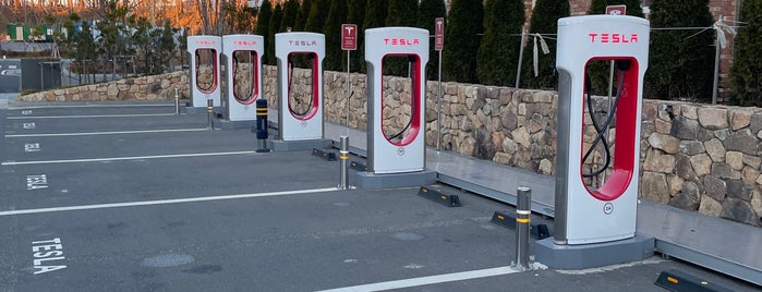Tesla Supercharger is one of 양양.