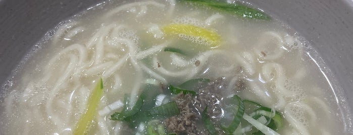 Jengdong-gugsi is one of 서울 칼국수 50.