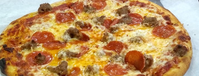 Johnnie's New York Pizza is one of Locais curtidos por Томуся.