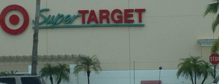 Target is one of Lugares favoritos de Elizabeth.