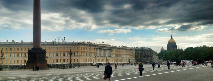 宮殿広場 is one of Что посмотреть в Санкт-Петербурге.