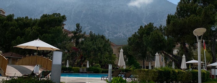 Pool Bar @ AKKA Antedon Hotel is one of Antalya Etiket Bonus Mekanları 🌴🍁🍃.