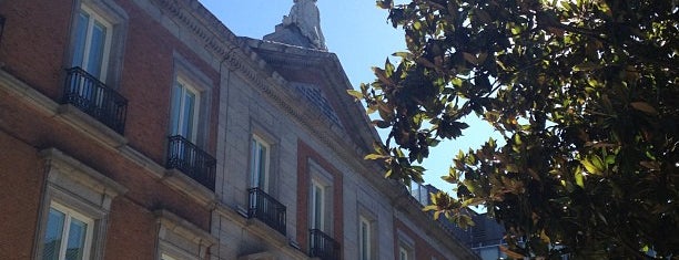 Museo Thyssen-Bornemisza is one of Sitios para visitar Madrid 2012-2013.